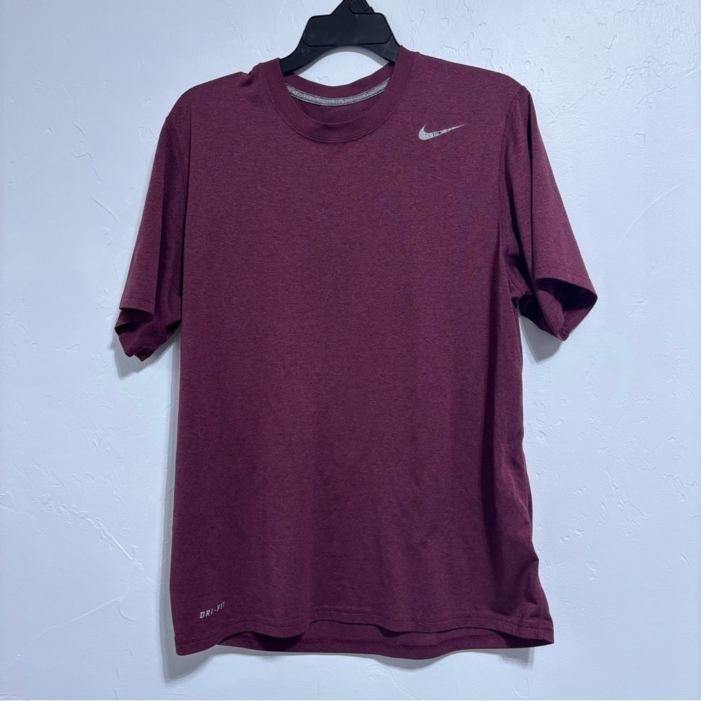 Nike Dri Fit Short Sleeve Athletic T Shirt Medium Maroon Red Burgundy Activewear